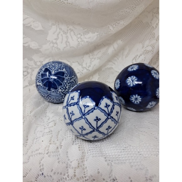 Blue & White Porcelain Balls Decorative Orbs Set of 3 Asian Decor - Picture 1 of 4